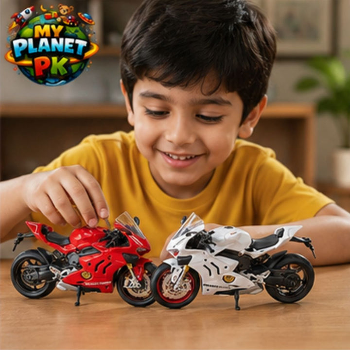 Ducati Panigale V4 Die-Cast Model Bike (1:9 Scale)